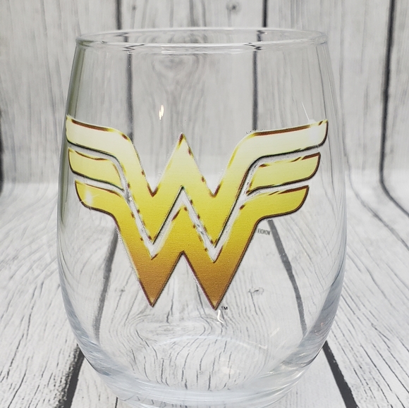 Wonder Woman Stemless Wine Glasses - 17 oz. Capacity - Picture 1 of 9